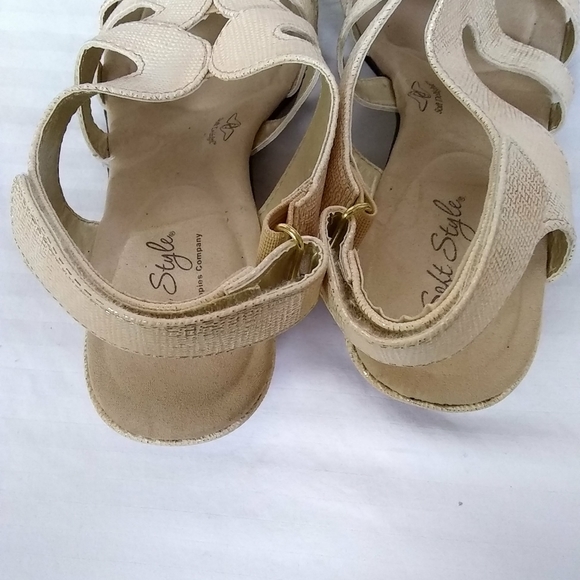 Soft Style Womens Sandals Soft Delight 2" Wedge Heel Beige & Gold Metalliac Sz 8 - Picture 4 of 9